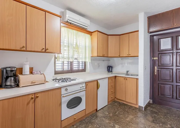 Apartment Zecevo Rtic 10334a Rogoznica (Sibenik-Knin)